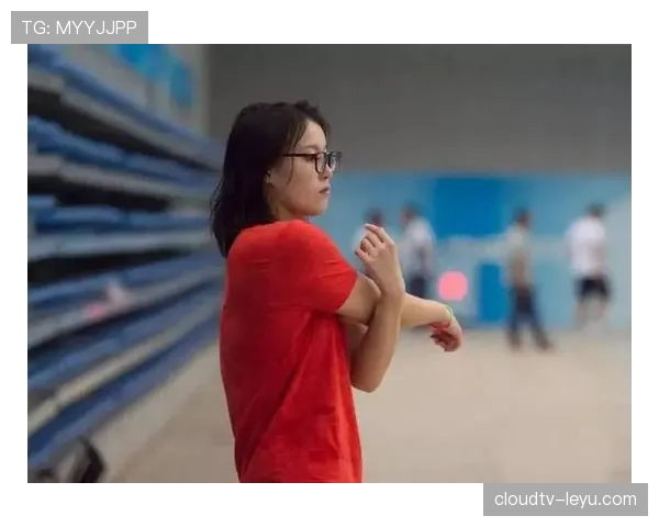 傅园慧又在泳池边啃鸡腿了，这届运动员的自律是假的吧？