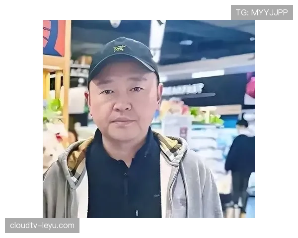 孔令辉拎的包比我一年工资都贵，站那一秒像走错片场的富豪